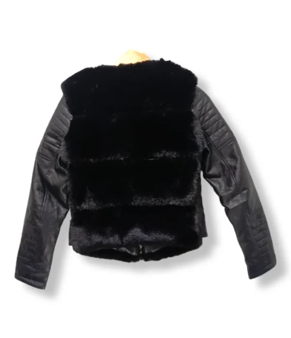 1000004748 (21) Chaqueta Negra Giorgia Fashion con Piel Sintética – Talla S