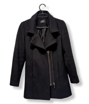 Abrigo negro con cierre diagonal ASH – Talla S