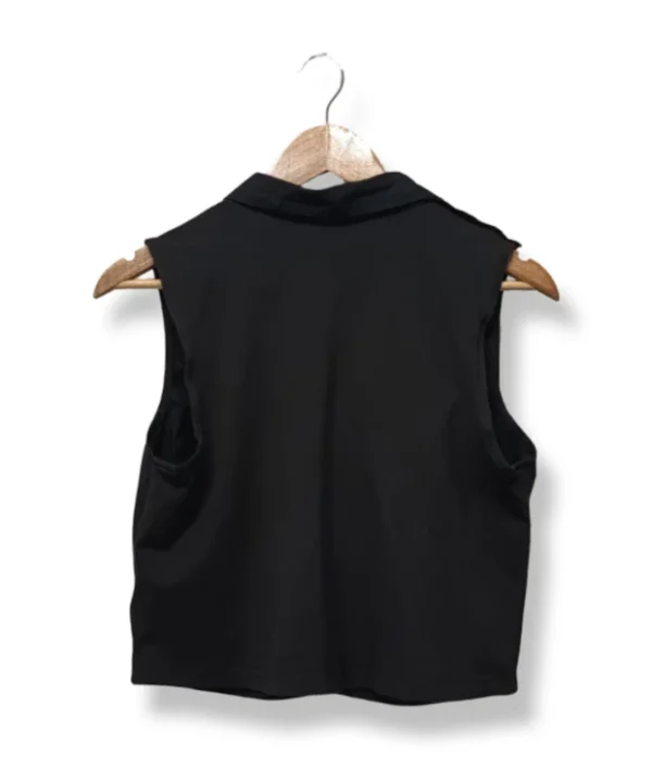 Blusa Negra Crop sin Mangas – IO – Talla M