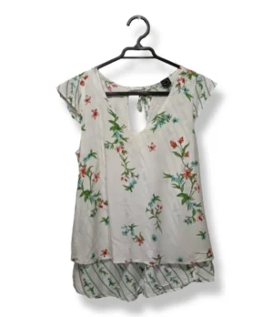 1000004845 (14) Blusa Floral con Capas y Lazo – IO – Talla M