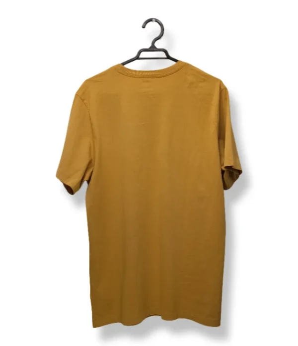 1000004845 (27) Polera Mostaza Estampada – Nike – Talla M