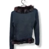 1000005820 (21) Sweater Negro con Cuello y Bordes de Pelo Sintético – Talla S