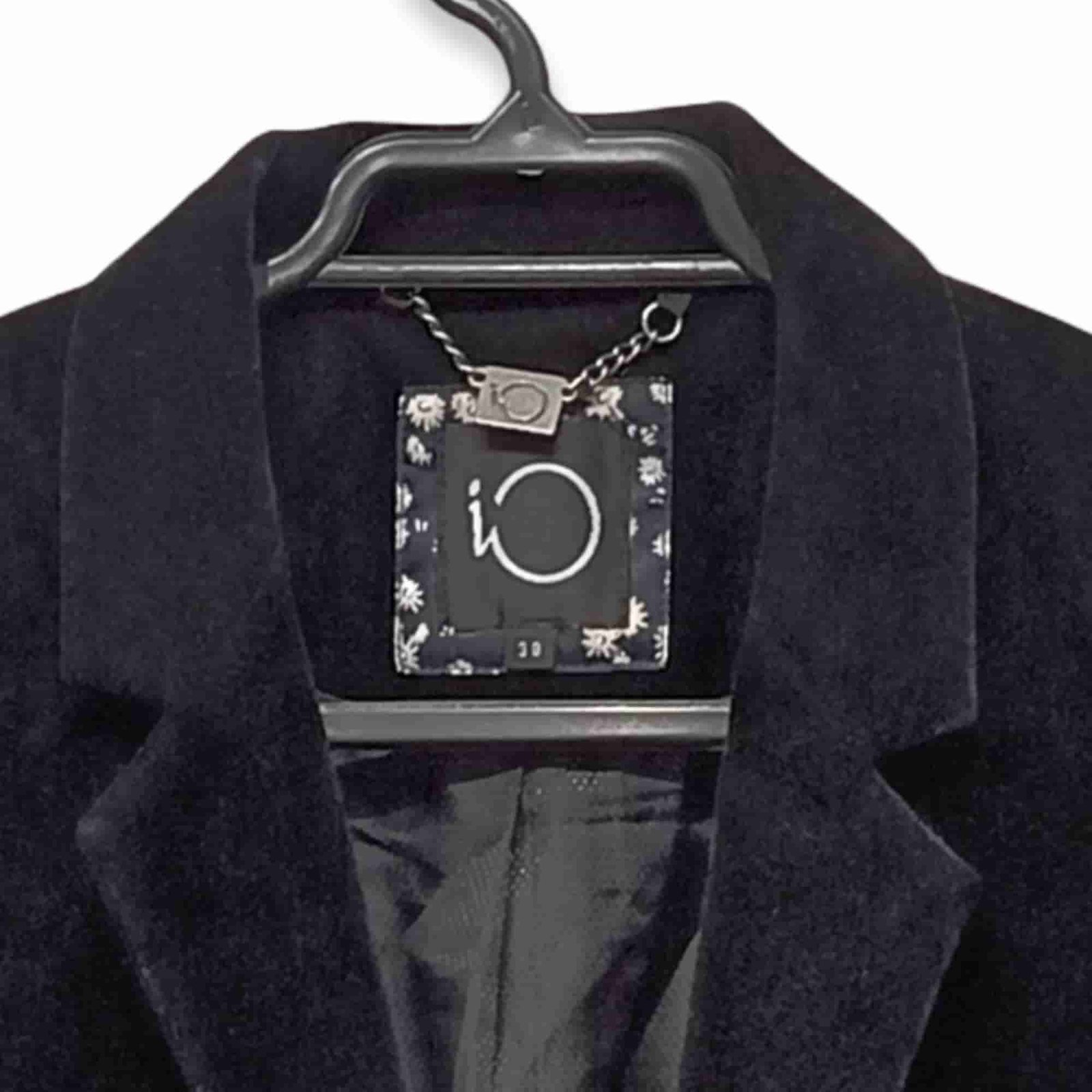 Blazer café con botones rojos XOXO – Talla 40