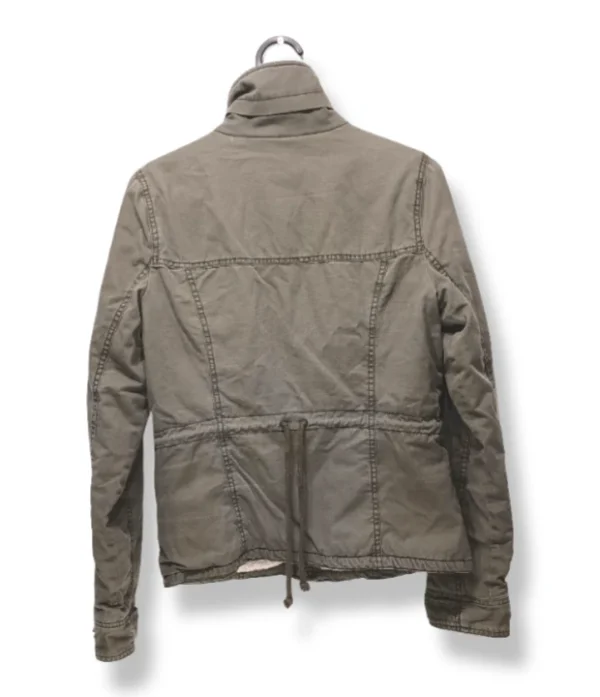 pixelcut-export-1751000553361 Chaqueta Militar Verde Mujer – Hollister, Talla S