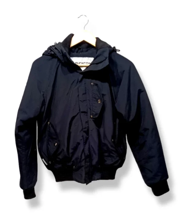 pixelcut-export-1751000969406 Chaqueta Bomber Negra – Funstorm, Talla S