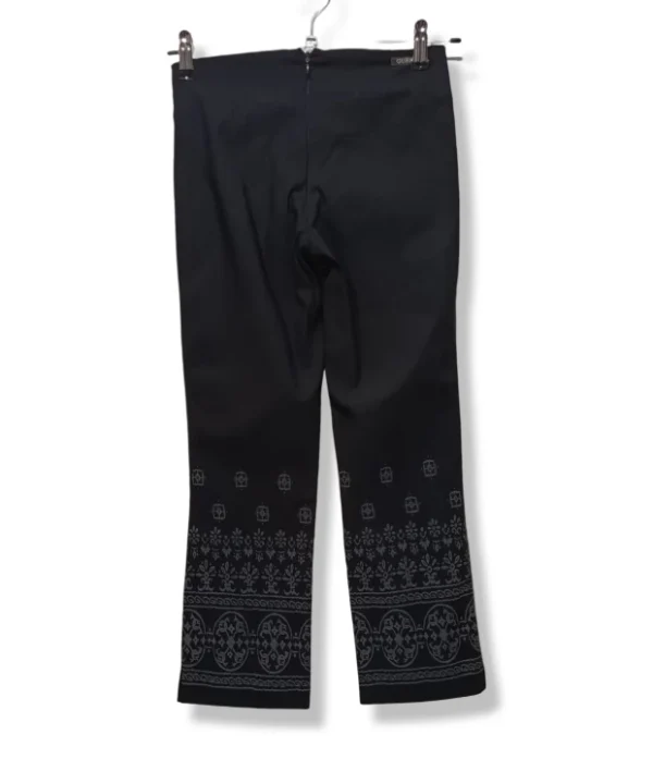 Pantalón Negro Bordado en Bajo – Guess – Talla XS