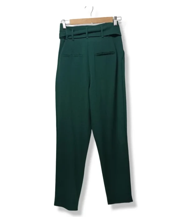 Pantalón Zara verde, tiro largo con pretina ancha y cinturón