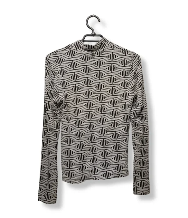 pixelcut-export-1751213602678 Polera manga larga IO , talla S