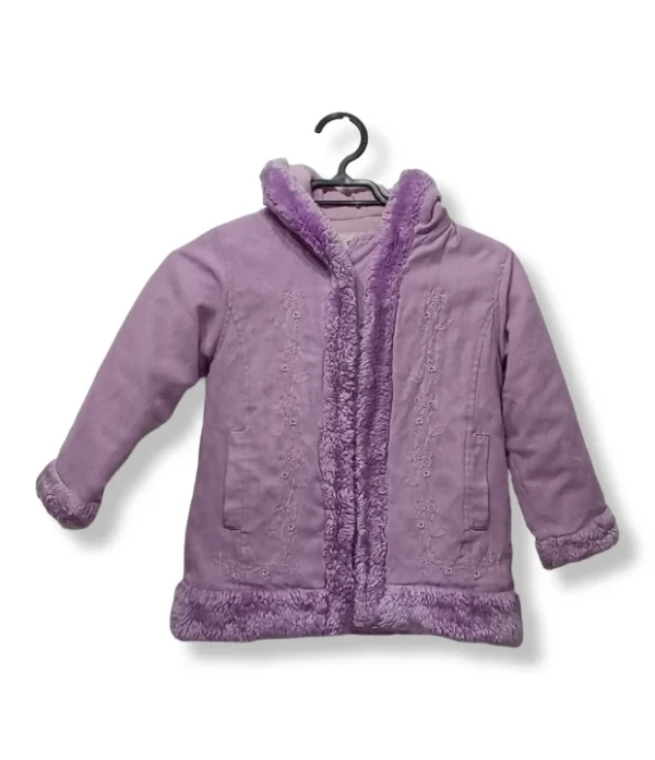 Parka lila con chiporro y bordado floral – Abrigo suave y abrigador para niña