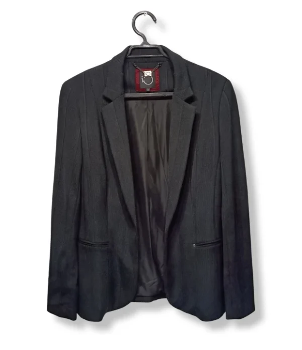 Blazer IO negro entallado –Talla S