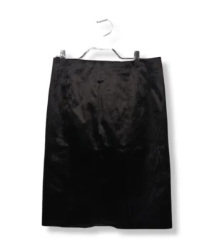 Falda lápiz negra efecto piel con pelo corto – Elegancia con textura y actitud