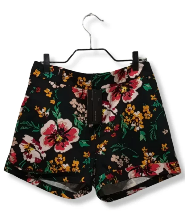 Short Floral Marquis Mujer – Fondo Negro con Estampado Tropical