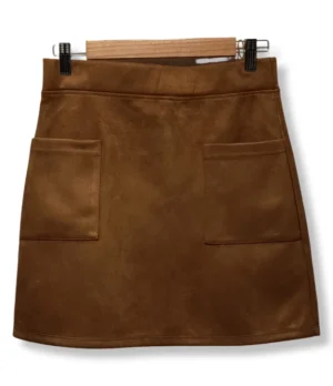 pixelcut-export-1751222234612 Falda Café Tipo Gamuza – Con Bolsillos Frontales