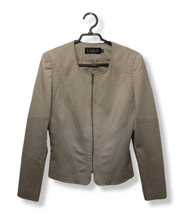 pixelcut-export-1751250226165 Chaqueta Beige Liola – Sofisticación Minimalista, Talla 38