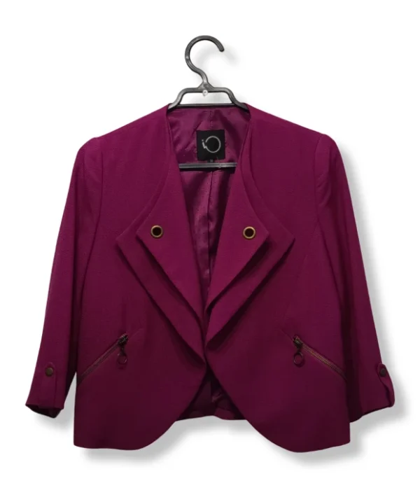 Blazer Corto IO – Color Magenta , Talla 38