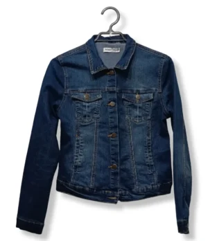 pixelcut-export-1751259563760 Chaqueta Denim ONLY – Azul Oscuro Clásico y Atemporal, Talla S
