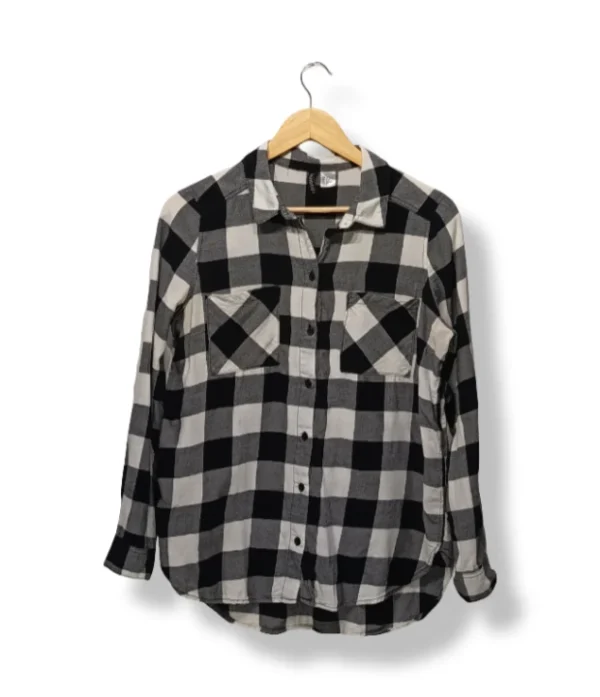 1000014546 (22) Camisa leñadora H&M, talla M