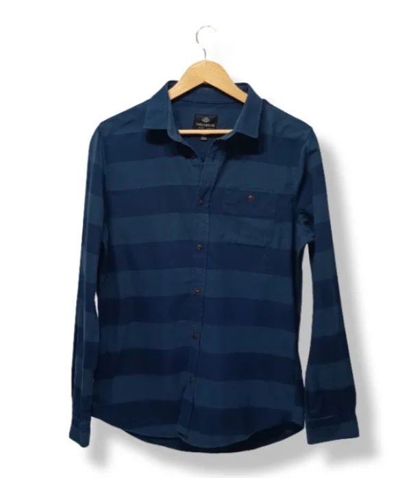 Camisa a rayas azul oscuro Threadbare, talla M