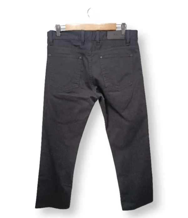 Jeans Hugo Boss Slim Fit – Negro – Talla 34 (estimada) – Usado