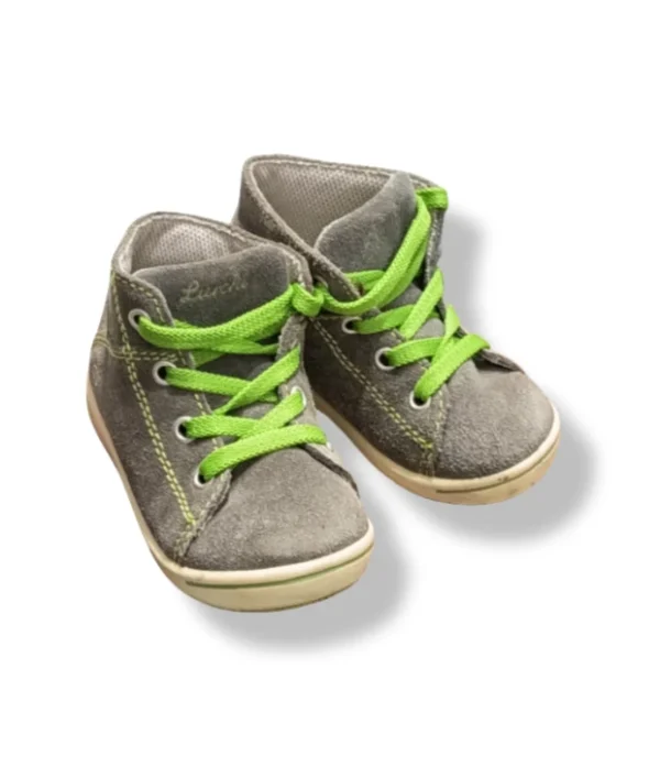 pixelcut-export-1752726996927 Zapatos Lurchi gamuza gris con cordones verdes – Talla 20