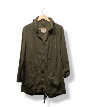 pixelcut-export-1753769344694 Chaqueta parka liviana verde oliva Mossimo – Talla XL