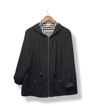 pixelcut-export-1753801225673 Cortaviento negro Zenergy by Chico’s Talla L