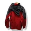 Chaqueta impermeable roja con detalles negros – Talla L