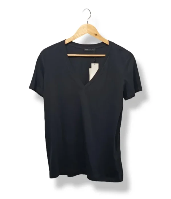 Polera negra escote en V Zara (Nueva con etiqueta)