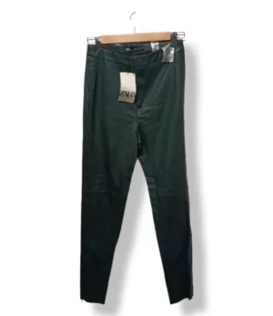 1000018665 (16) Pantalón efecto cuero verde oscuro Zara Woman – Talla S