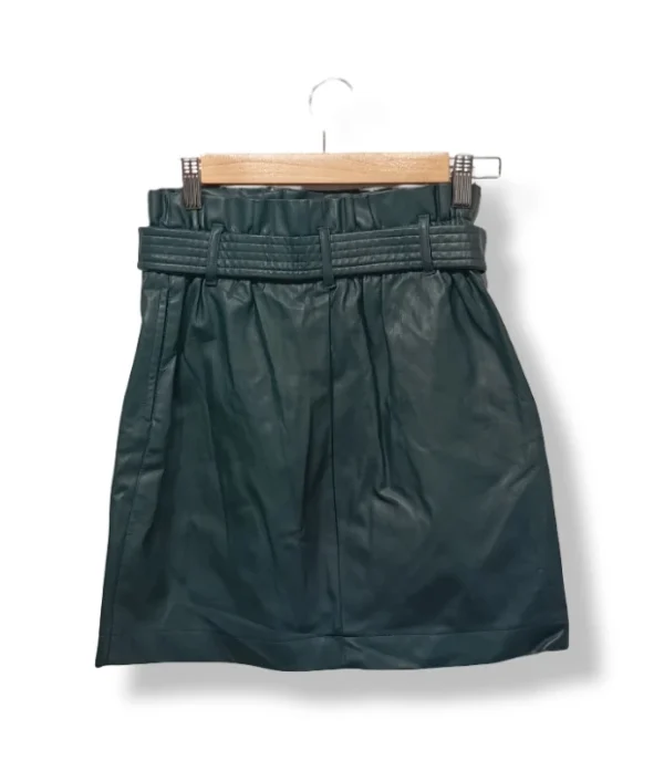 Falda efecto cuero Zara con cinturón, talla 36