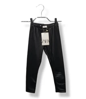pixelcut-export-1754060125476 Calza efecto cuero Zara niña - Talla 3-4 años