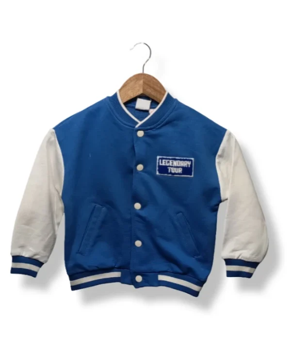 Chaqueta varsity azul con mangas blancas Zara
