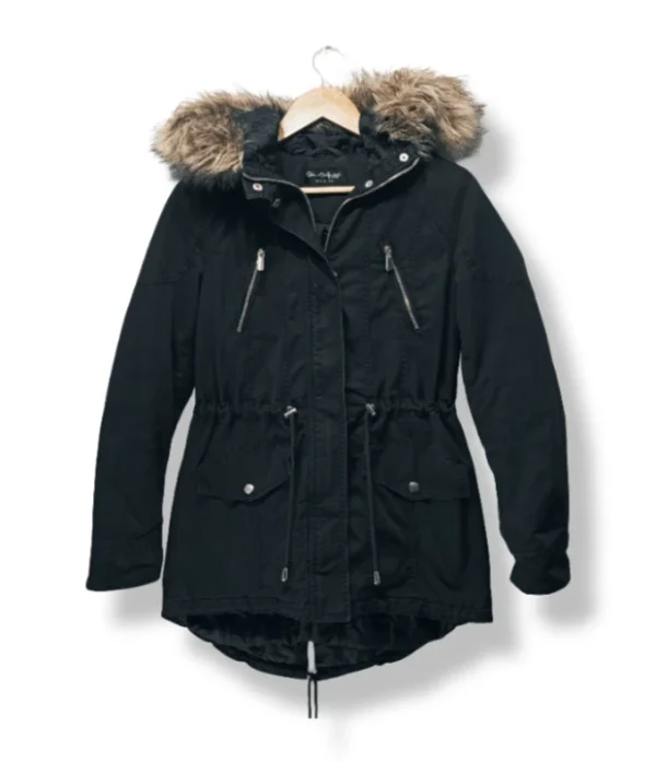 Chaqueta negra con chiporro sintético Miss Selfridge, talla S