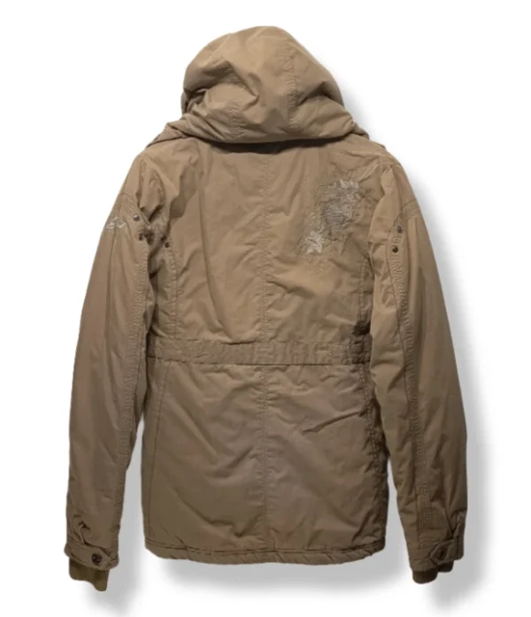 Chaqueta beige con cinturón y bordado decorativo Giga Dx