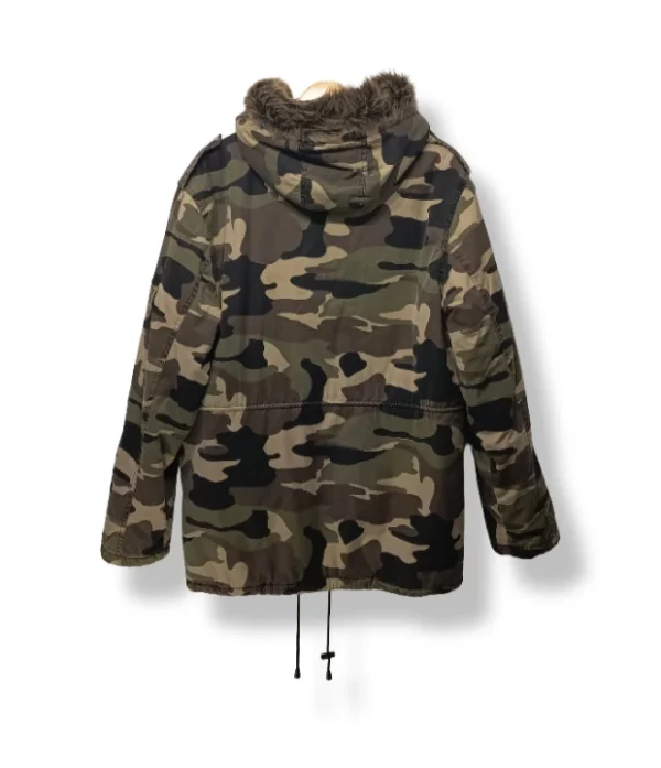 pixelcut-export-1754283853995 Chaqueta camuflada con gorro y chiporro interior estilo militar , Talla M