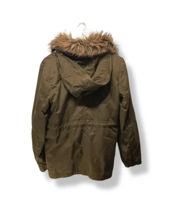 Parka verde militar con gorro de peluche ZARA - Talla L