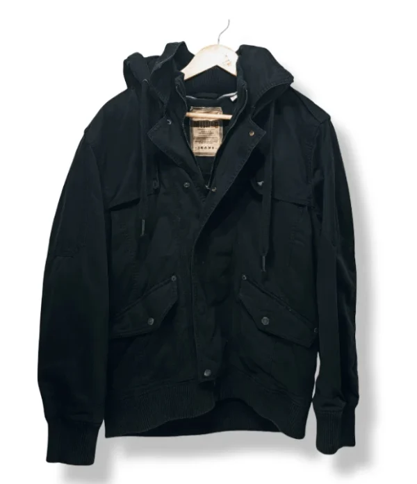 Chaqueta impermeable negra con gorro y relleno de pluma Mustang – Talla L