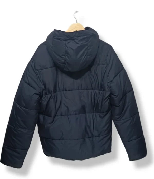 Parka puffer de pluma azul marino Hollister – Talla L