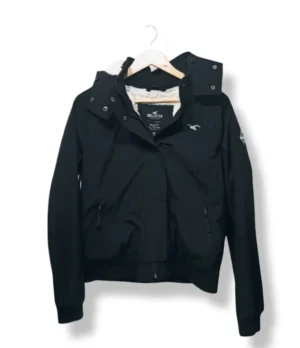 pixelcut-export-1754284881809 Chaqueta negra forrada en chiporro Hollister All-Weather – Talla M