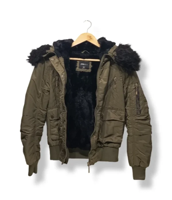 pixelcut-export-1754285000372 Parka bomber verde oliva con interior chiporro FB Sister – Talla XS/S
