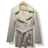 Abrigo blanco con cinturón Cato – Talla M