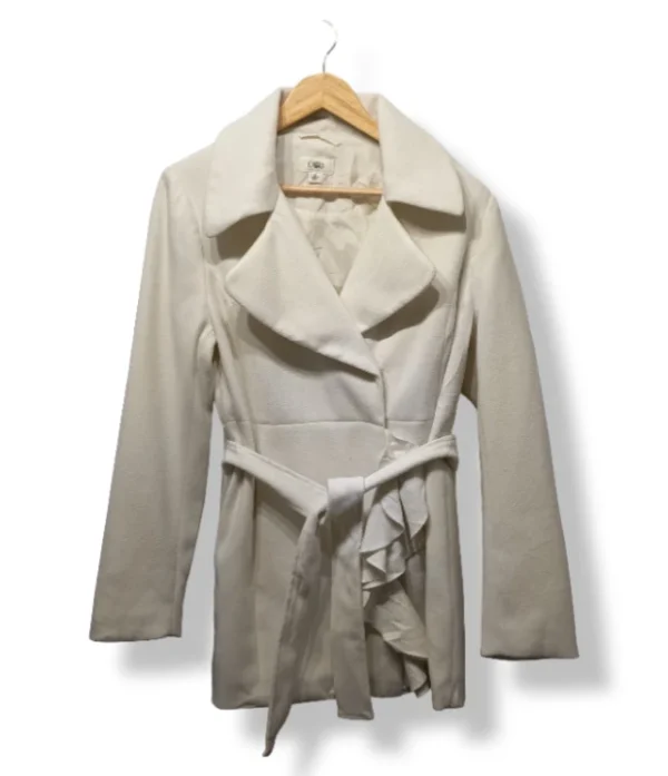 Abrigo blanco con cinturón Cato – Talla M