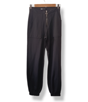 pixelcut-export-1757510822824 Pantalón jogger Zara con cierre frontal – Talla XS