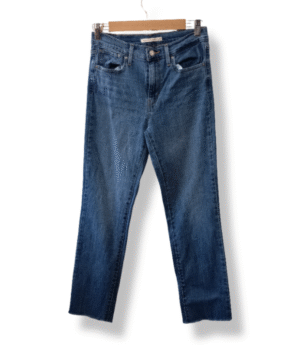 pixelcut-export-1757512414425 Jeans Levis azul clásico – Talla 38