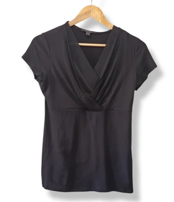 Polera negra escote cruzado Esprit S