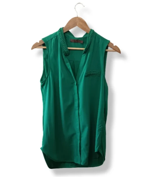 Blusa verde sin mangas Cortefiel, talla S