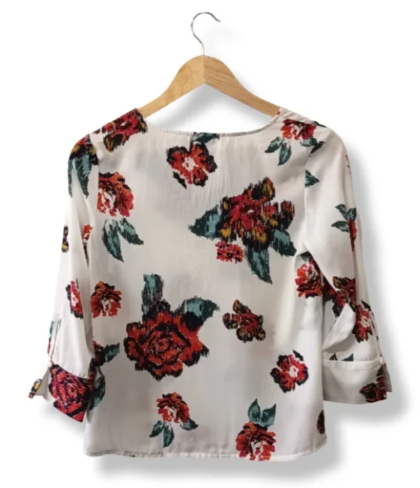 Blusa floral blanca Van Heusen – Talla XS
