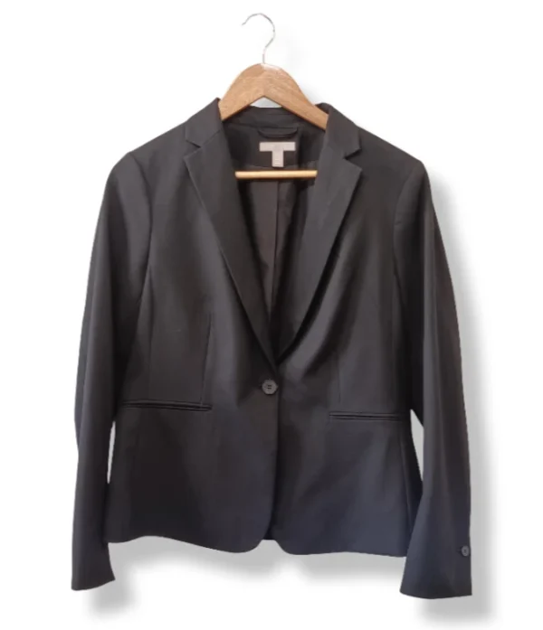 Blazer negro H&M de corte clásico, talla 42