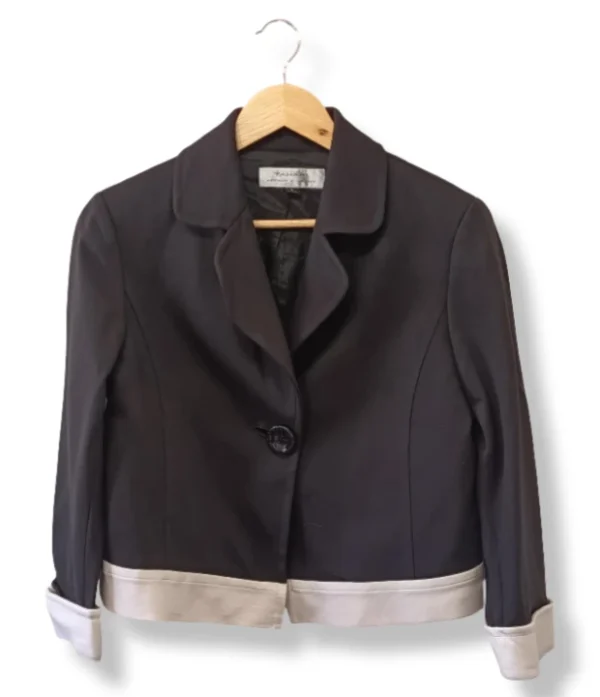 Blazer corto negro Tahari, talla S