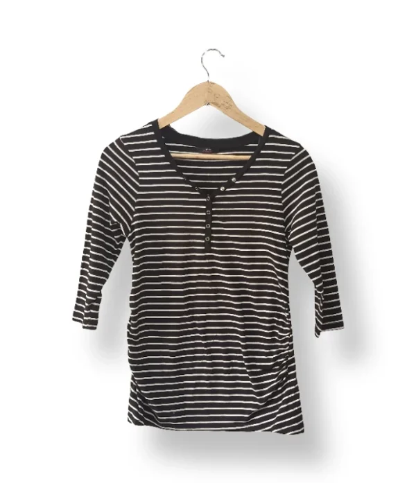 IMG_20251021_161246 Polera rayada negra y blanca e-via – Talla 38